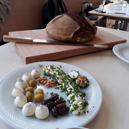 Brot und Käseplatte